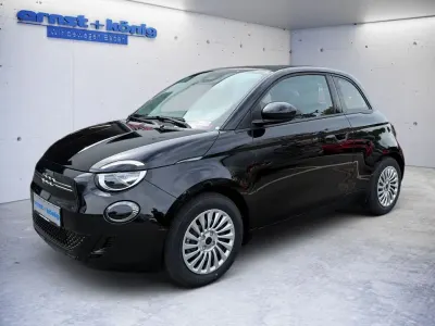 Neu Fiat 500e Red 86 kW (118 PS) 2025 Onyx black Cabrio