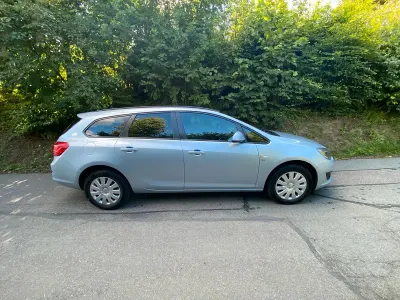 Gebraucht Opel Astra Energy 120 PS (88 kW) 2014 Silber Kombi