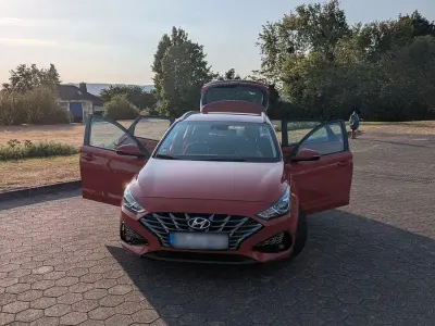 Gebraucht Hyundai i30 Trend 160 PS (117 kW) 2023 Rot Limousine