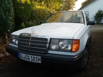 Gebraucht Mercedes 230 135 PS (99 kW) 1987 Weiß Limousine