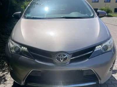 Gebraucht Toyota Auris Comfort 99 PS (72 kW) 2014 Limousine
