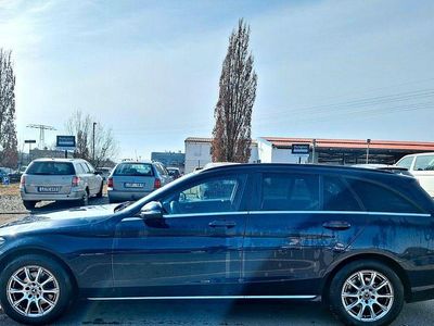 Gebraucht Mercedes C180 122 PS (89 kW) 2020 Blau Kombi