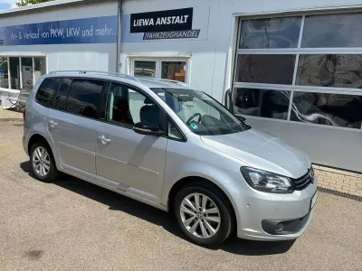 Gebraucht VW Touran Style 140 PS (102 kW) 2012 Silber Van / Kleinbus