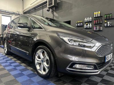 Grau Gebraucht 2018 Ford S-MAX Vignale Van / Kleinbus | 16.900 € (Fairer Preis)