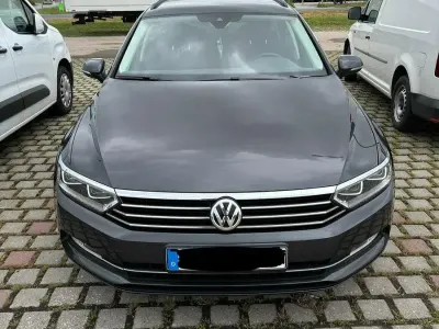 Gebraucht VW Passat Comfortline 150 PS (110 kW) 2019 Grau Kombi