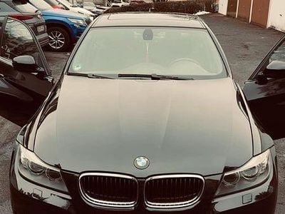 Gebraucht BMW 320 177 PS (130 kW) 2009 Schwarz Limousine