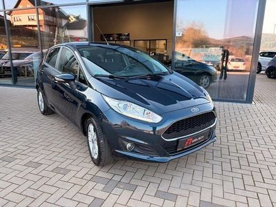 Gebraucht Ford Fiesta Celebration 101 PS (74 kW) 2017 Blau Kleinwagen