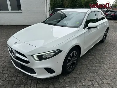 Gebraucht Mercedes A180 Style 116 PS (85 kW) 2022 Polarweiß Limousine