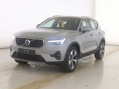 Vapour grey / metallic Gebraucht 2024 Volvo XC40 Core SUV | 32.700 € (Fairer Preis)