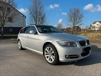 Gebraucht BMW 318 Lifestyle 143 PS (105 kW) 2010 Silber Kombi