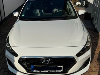 gebraucht Hyundai i30 fastback 1,4 T-GDI premium Version Topdeal