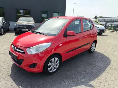 Gebraucht Hyundai i10 Edition 69 PS (50 kW) 2013 Rot Kleinwagen