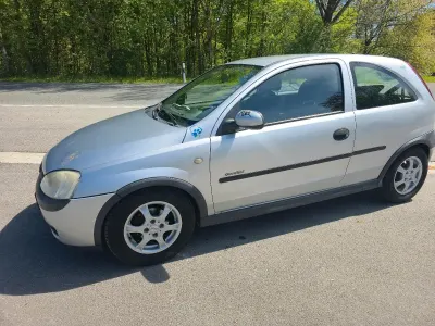 Second-hand Opel Corsa Comfort 75 CP (55 kW) 2002 Argintiu Hatchback