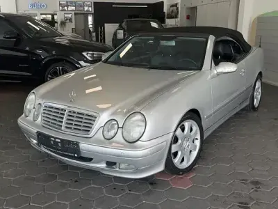 Używany Mercedes CLK430 279 KM (205 kW) 2000 Srebrny Kabriolet