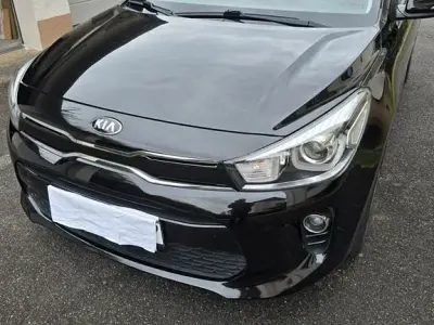 Gebraucht Kia Rio DREAM-TEAM Edition 99 PS (72 kW) 2017 Schwarz Limousine