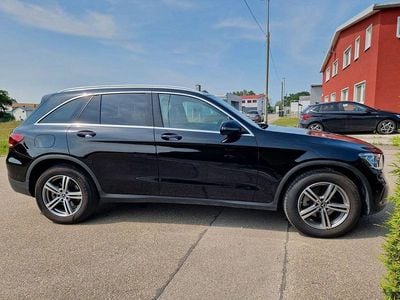 Gebraucht Mercedes GLC220 194 PS (142 kW) 2022 Ung. schwarz  unilack SUV