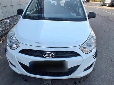 Gebraucht Hyundai i10 70 PS (51 kW) 2013 Weiß Kleinwagen