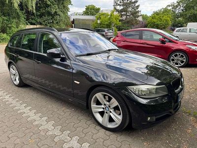Gebraucht BMW 320 Lifestyle 163 PS (119 kW) 2011 Schwarz Kombi
