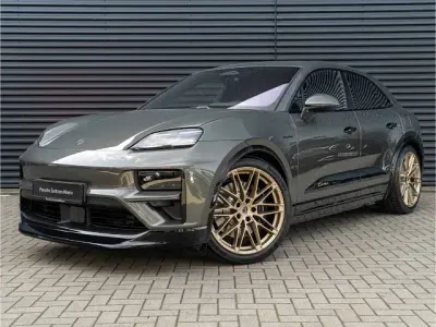 Gebraucht Porsche Macan Turbo 469 kW (639 PS) 2026 Gruen SUV