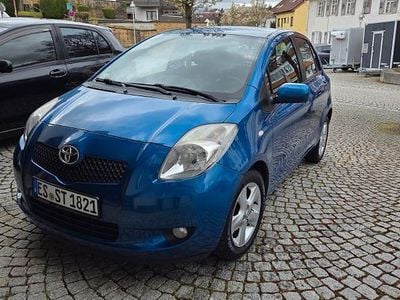 Second-hand Toyota Yaris Executive 87 CP (63 kW) 2006 Albastru Berlinǎ