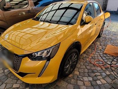 Gebraucht Peugeot e-208 Allure+ 100 kW (136 PS) 2021 Kleinwagen