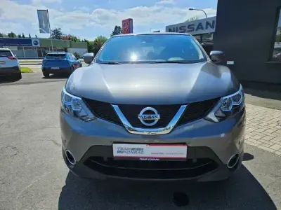Gebraucht Nissan Qashqai Acenta 116 PS (85 kW) 2017 Grau SUV