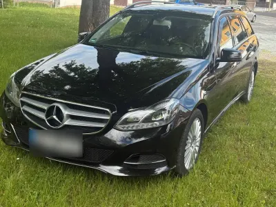 Gebraucht Mercedes E220 170 PS (125 kW) 2014 Schwarz Kombi