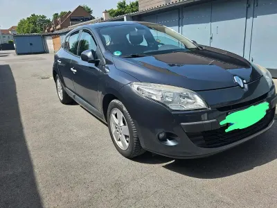 Gebraucht Renault Mégane 110 PS (80 kW) 2010 Grau Limousine