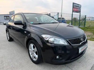 Używany Kia ProCeed 125 KM (91 kW) 2012 Czarny Hatchback