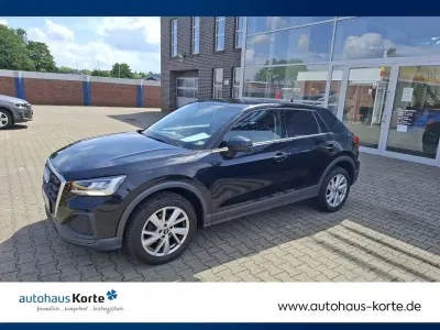 Gebraucht Audi Q2 Basis 150 PS (110 kW) 2022 Schwarz SUV