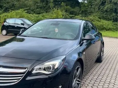 Gebraucht Opel Insignia 131 PS (96 kW) 2014 Schwarz Limousine