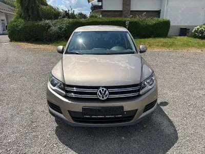 Gebraucht VW Tiguan Trendline 122 PS (89 kW) 2015 Titanium beige SUV