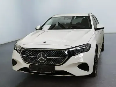 Gebraucht Mercedes E220 Avantgarde 197 PS (144 kW) 2025 Weiß Limousine