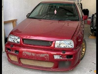 Gebraucht VW Vento 174 PS (127 kW) 1997 Rot Limousine