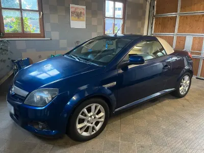 Używany Opel Tigra 125 KM (91 kW) 2005 Niebieski Kabriolet