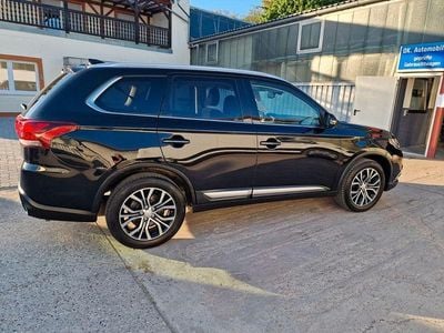Usata Mitsubishi Outlander Diamant Edition 150 CV (110 kW) 2017 Nero SUV