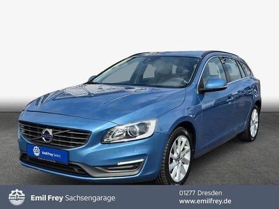 Gebraucht Volvo V60 Momentum 152 PS (111 kW) 2016 Blau Kombi