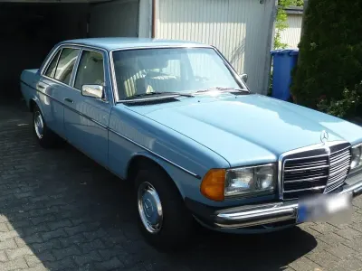 Gebraucht Mercedes 250 140 PS (102 kW) 1982 Blau Limousine