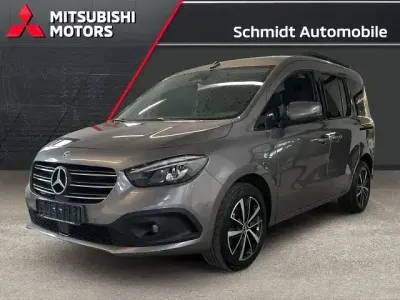 Gebraucht Mercedes T180 Edition 131 PS (96 kW) 2023 Grau Van / Kleinbus