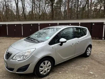 Używany Opel Meriva 120 KM (88 kW) 2010 Srebrny Minivan