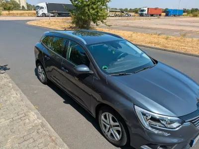 Gebraucht Renault Mégane GrandTour 116 PS (85 kW) 2020 Grau Kombi