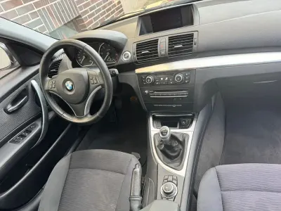 Gebraucht BMW 118 Lifestyle 143 PS (105 kW) 2010 Schwarz Kleinwagen