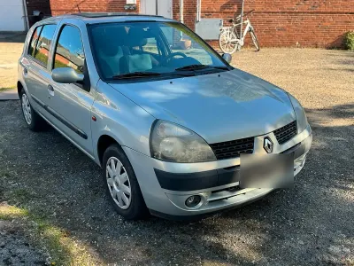 Usata Renault Clio II 75 CV (55 kW) 2002 Argento Utilitaria