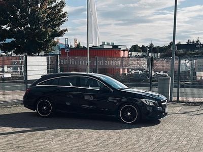 Gebraucht Mercedes CLA180 Shooting Brake 122 PS (89 kW) 2016 Schwarz Kombi