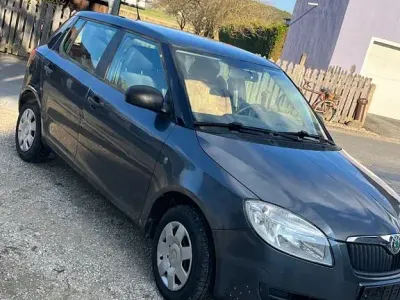 Gebraucht Skoda Fabia Classic 69 PS (50 kW) 2009 Grau Limousine