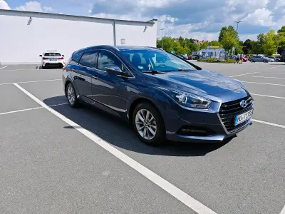 Gebraucht Hyundai i40 141 PS (103 kW) 2017 Blau Kombi