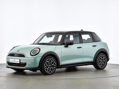 Usata Mini Cooper Favoured 156 CV (114 kW) 2024 Verde Utilitaria