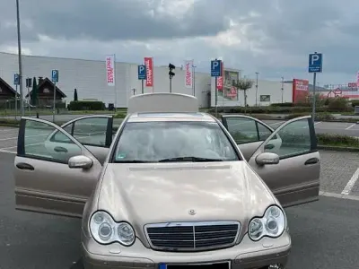 Gebraucht Mercedes C180 Classic 143 PS (105 kW) 2003 Beige Limousine