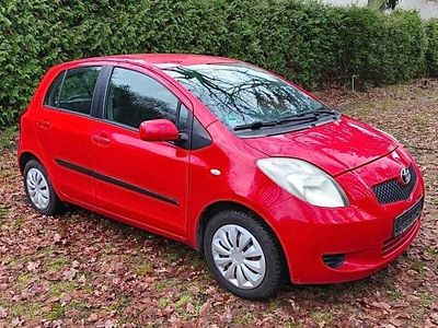 Rot Gebraucht 2007 Toyota Yaris Limousine | 3.200 € (Fairer Preis)