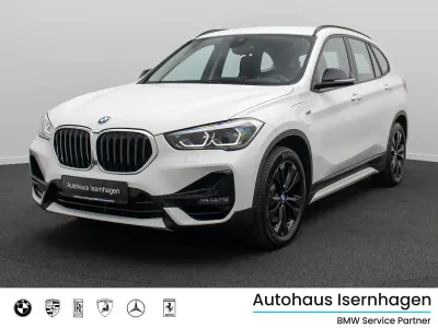 Gebraucht BMW X1 Sport Line 220 PS (161 kW) 2022 Alpinweiã uni300 SUV